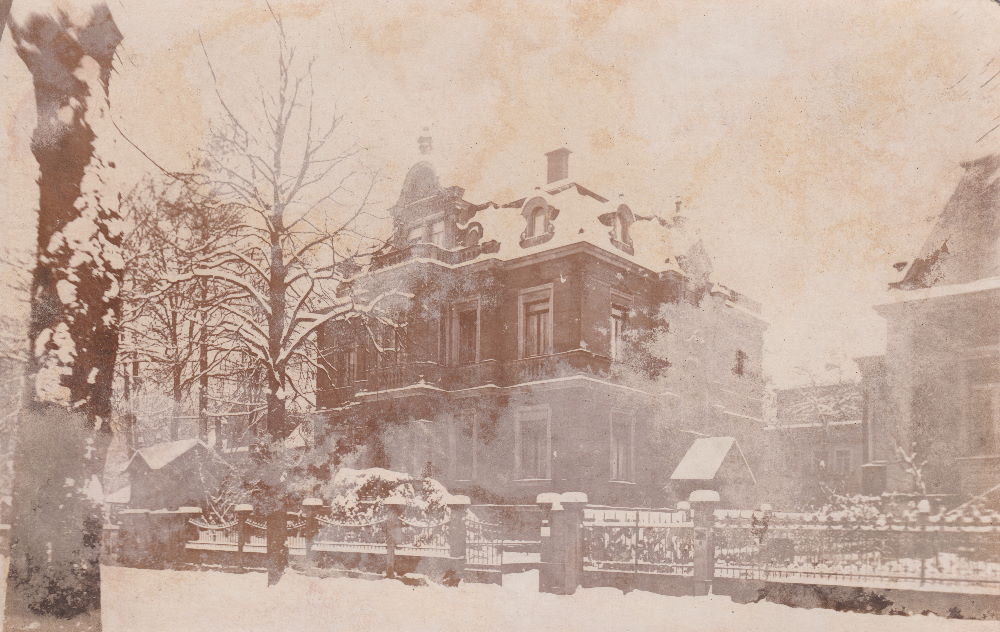 August-Bebel-Straße 38 (-1918 Residenzstraße 46)