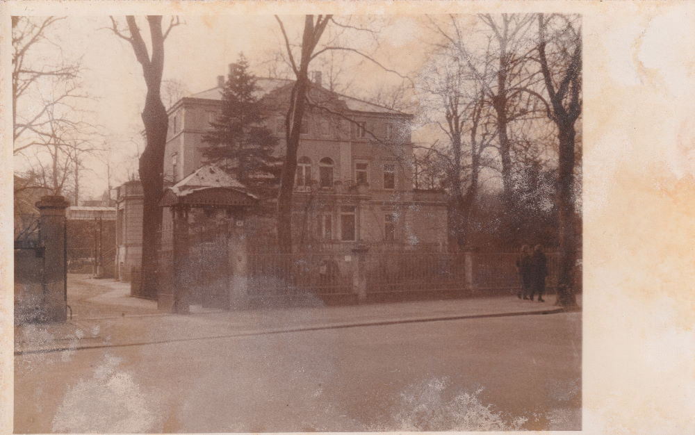 August-Bebel-Straße 46 (-1918 Residenzstraße 50)