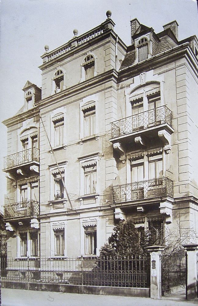 Behrisch-Straße 17 (Behrischstraße 25)
