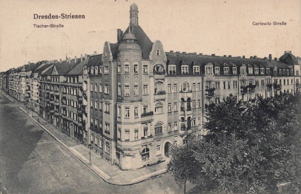 Bertolt-Brecht-Allee 39 (-1963 Carlowitzstraße 39) / Tischerstraße