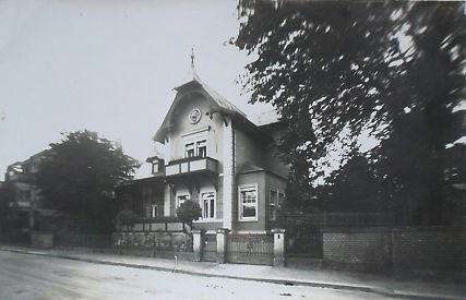 Brucknerstraße 32 (-1937 Baumschulenstraße 6)