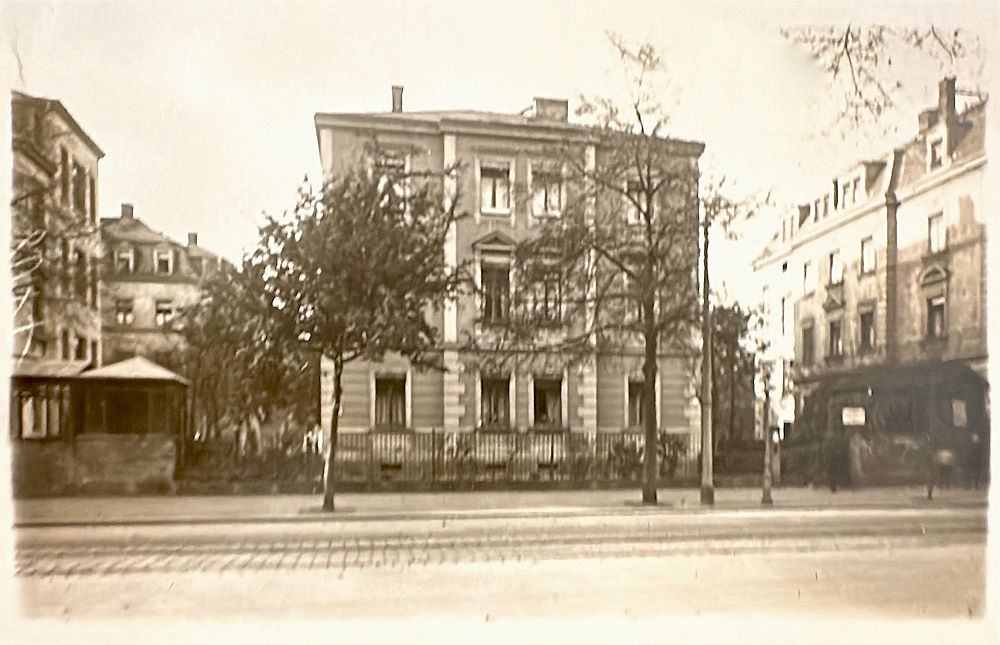 Rosa-Menzer-Straße 35 (-1946 Markgraf-Heinrich-Straße 35)