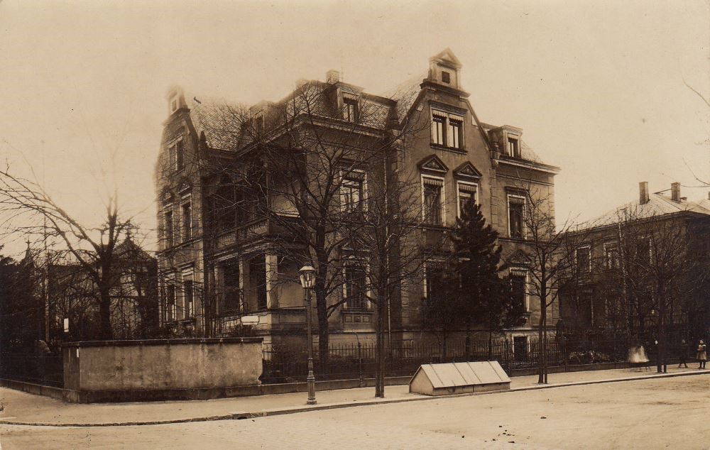 Niederwaldstraße 30 / Dornblüthstraße
