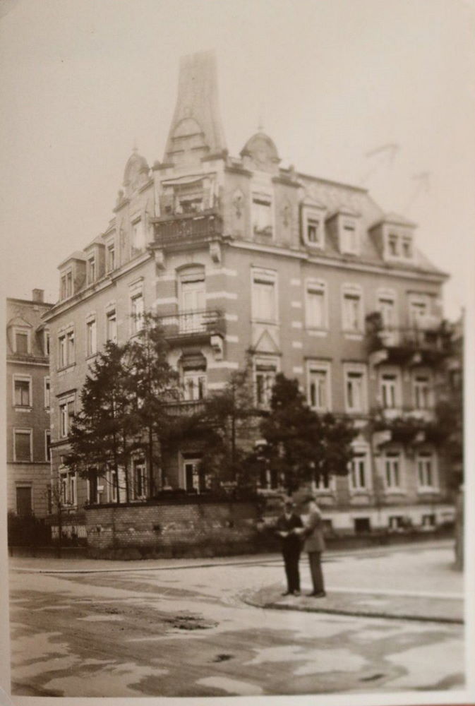 Niederwaldstraße 29b / Reinhold-Becker-Straße (Loschwitzer Straße)