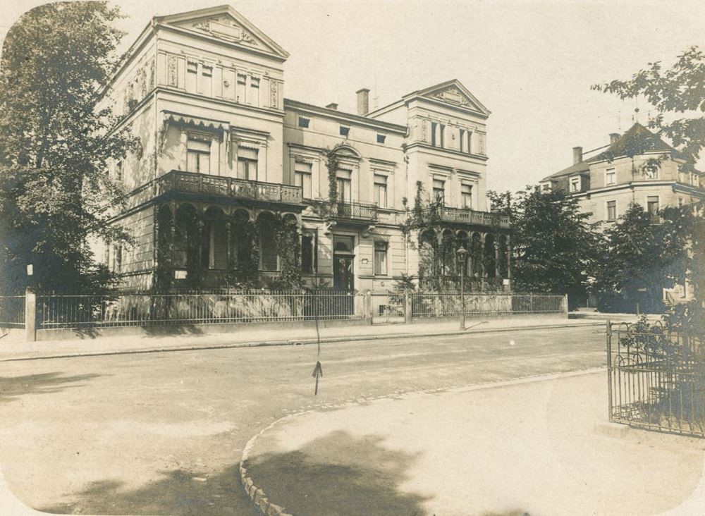 Niederwaldplatz 1