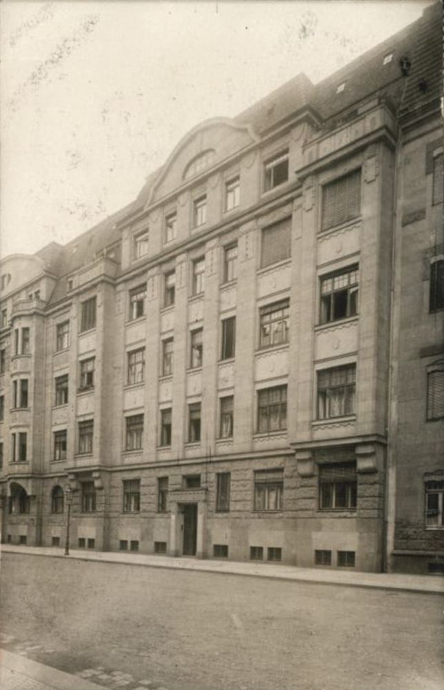 Hans-Böheim-Straße 2 (Stormstraße 2)