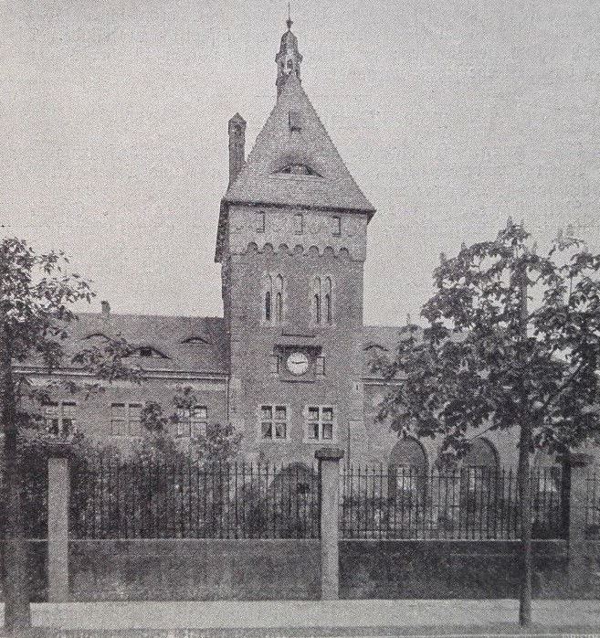 Budapester Straße 32