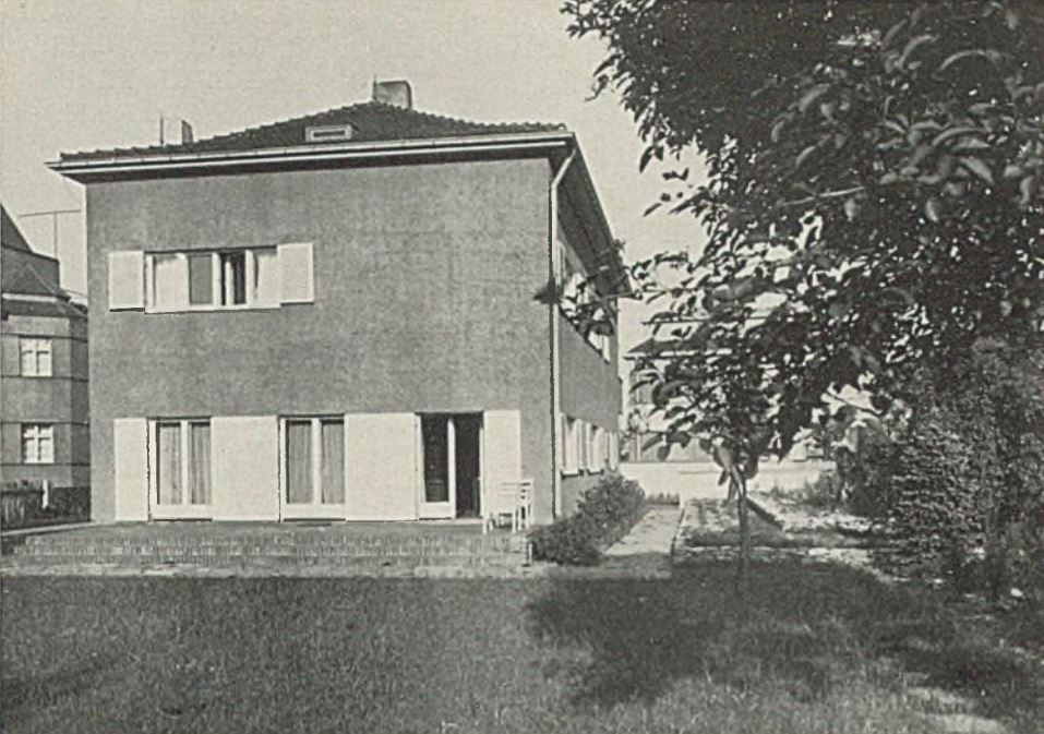 Erlweinstraße 16