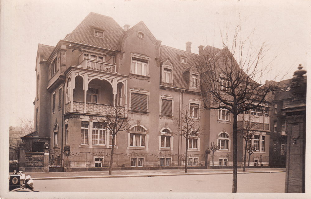 Lukasstraße 1