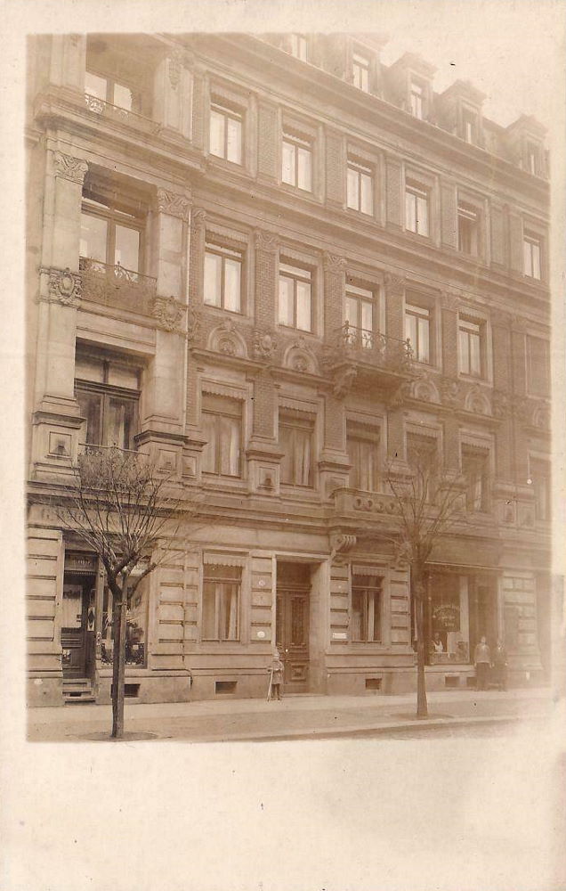 Uhlandstraße 21