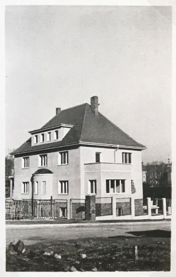 Uhlandstraße 48
