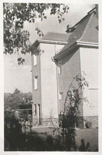 Uhlandstraße 48