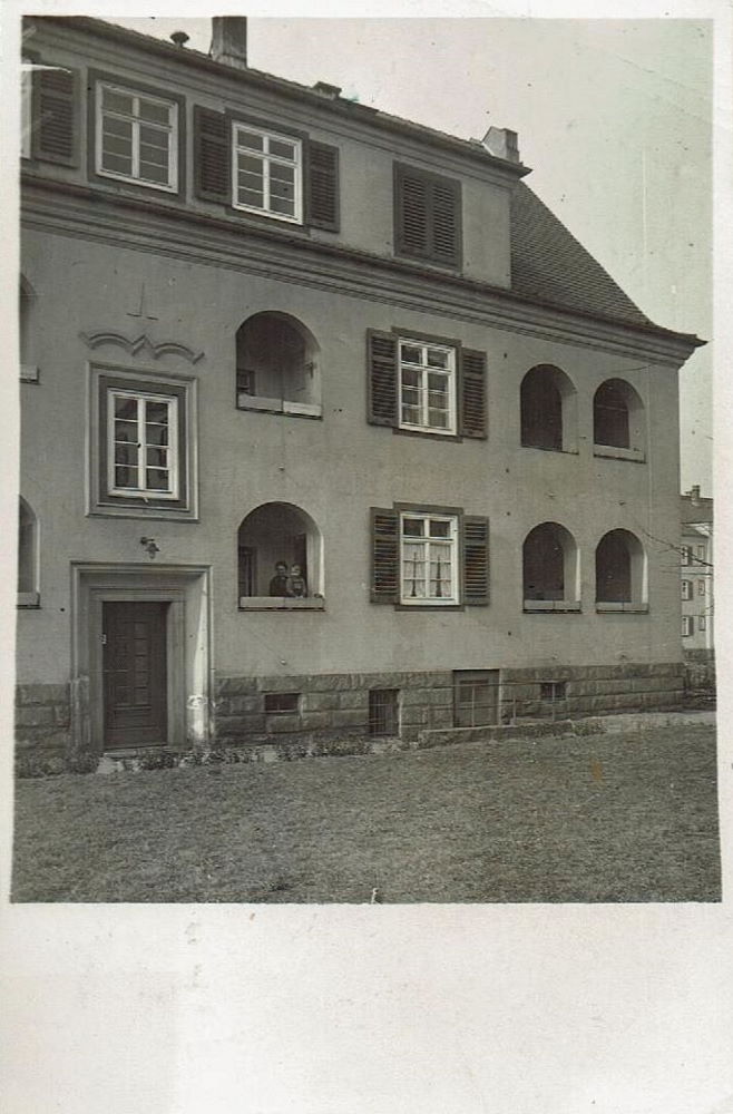 Kronenstraße 42