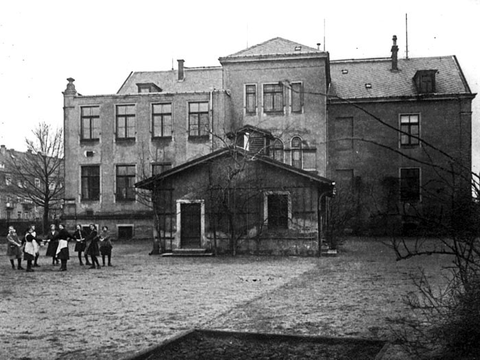 Thäterstraße 9
