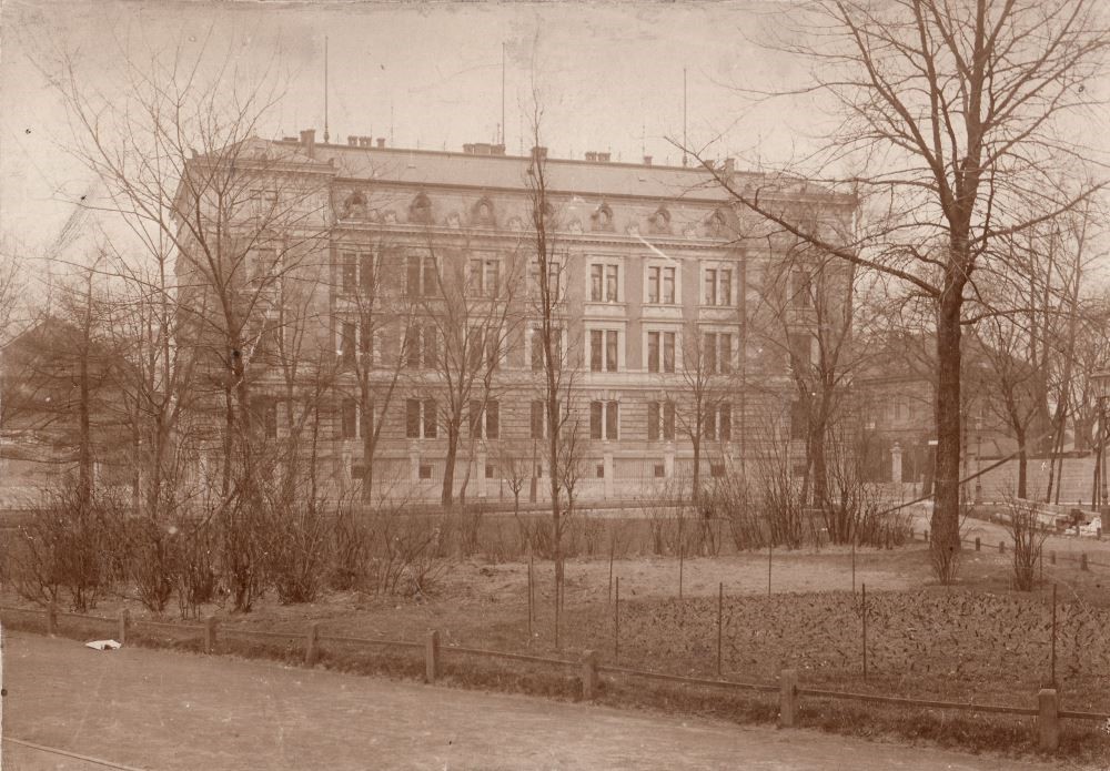 Devrientstraße 2