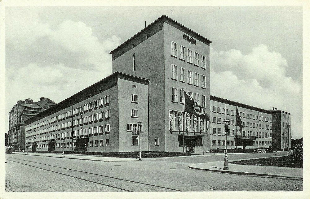 Devrientstraße 6 / (Holländische Straße)