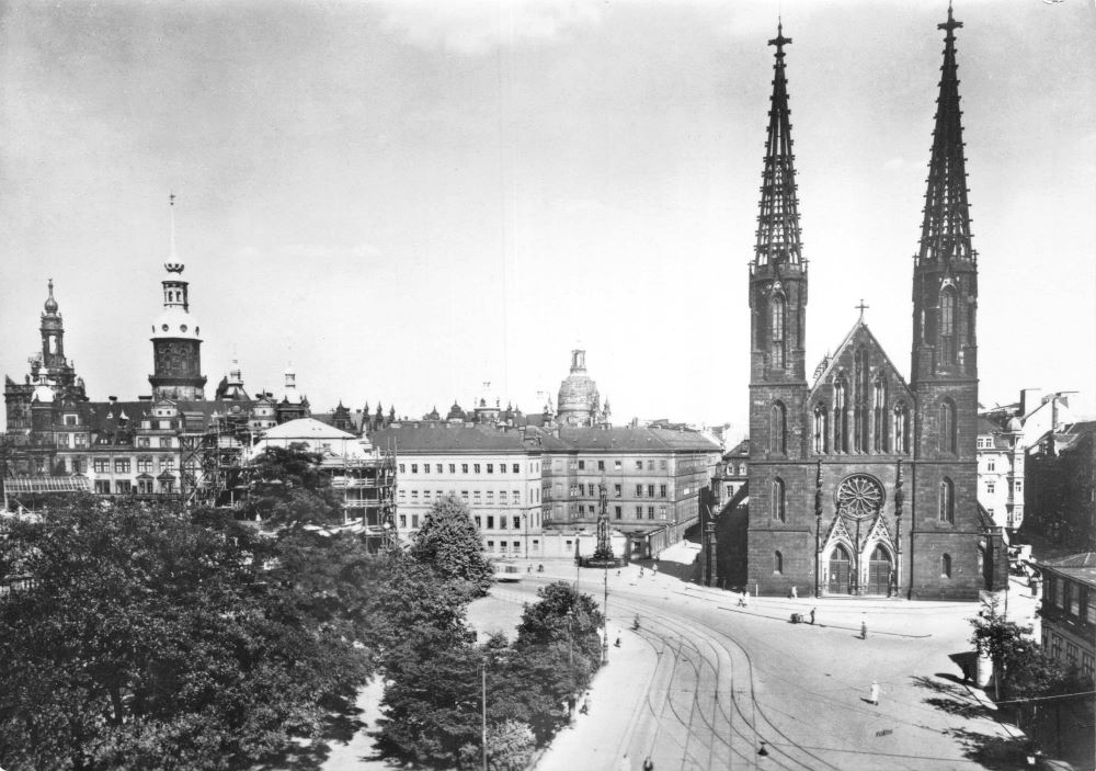 Ostraallee 1