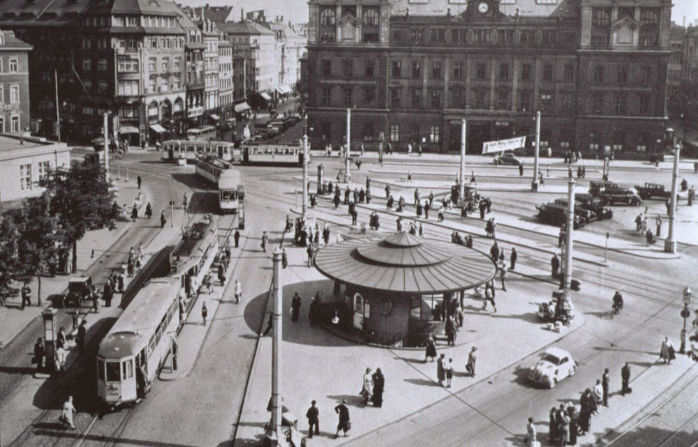 Ostraallee 1