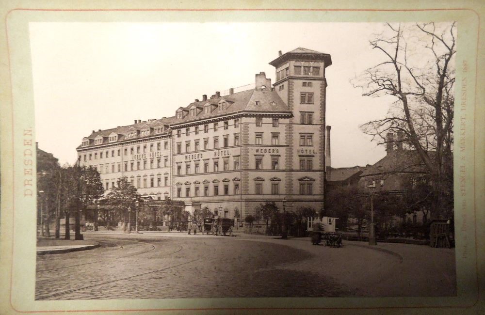 Ostraallee 1