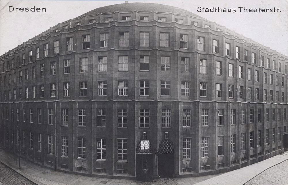 Theaterstraße 11