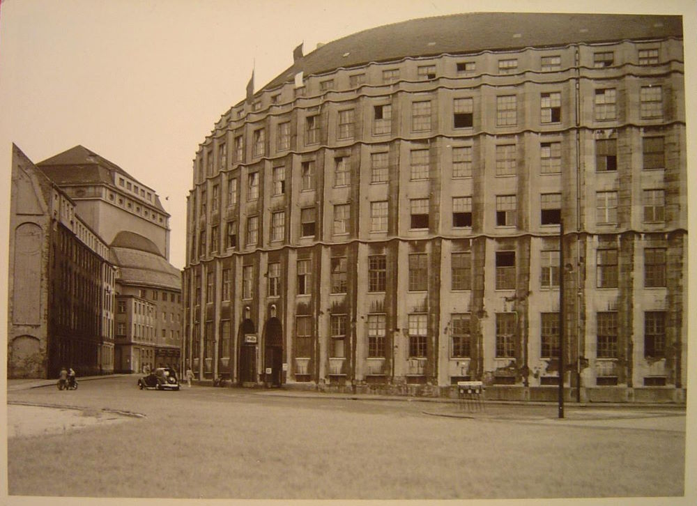 Theaterstraße 11